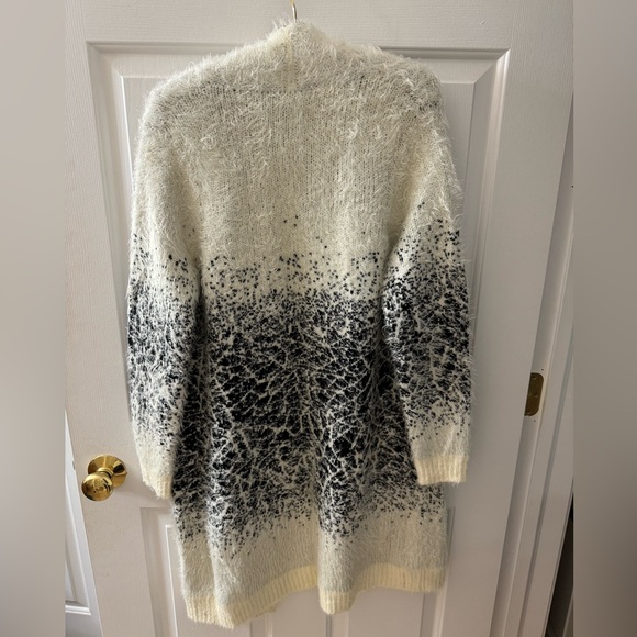 Long Sweater - Picture 2 of 3